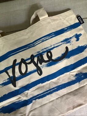 Vogue Magazine Carryall Tote Bag, N.E.W.!